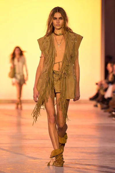 Look 1